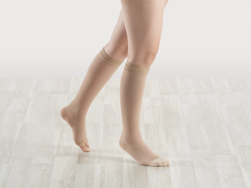 WebReady Product-Picture_sigvaris_Specialities_ULCER X_unisex_AD_beige